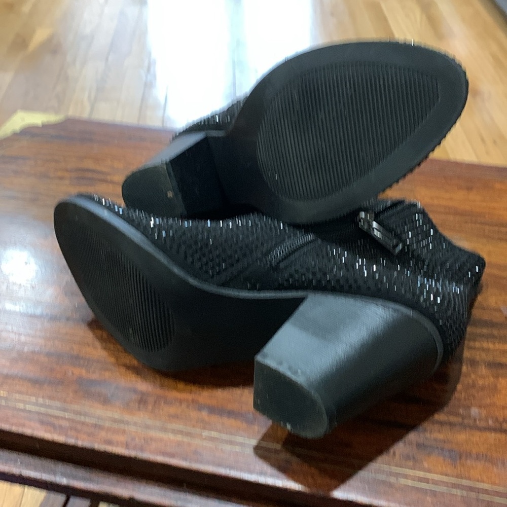 Woman’s boot - Picture 4 of 8